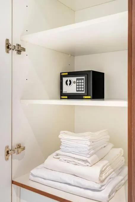 Brand New Chic Studio Apartment Dubai