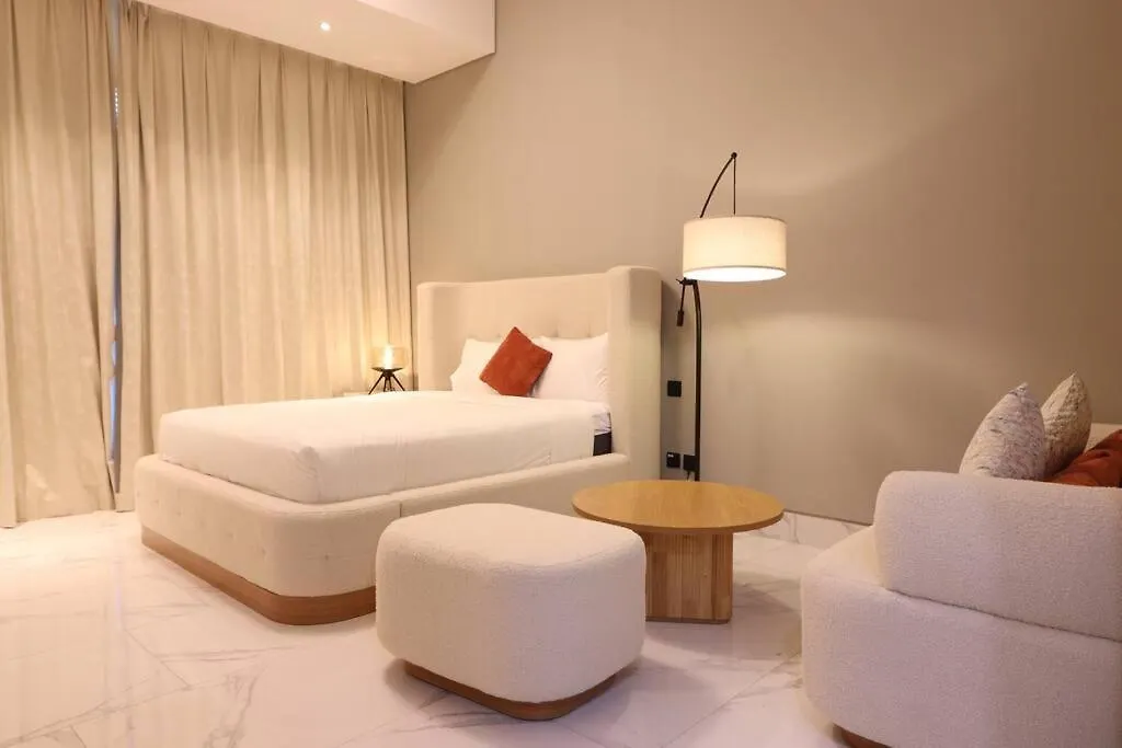 Brand New Chic Studio Apartment Dubai 0*,